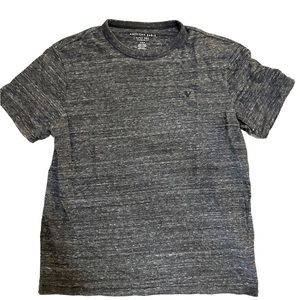 American Eagle basic tee